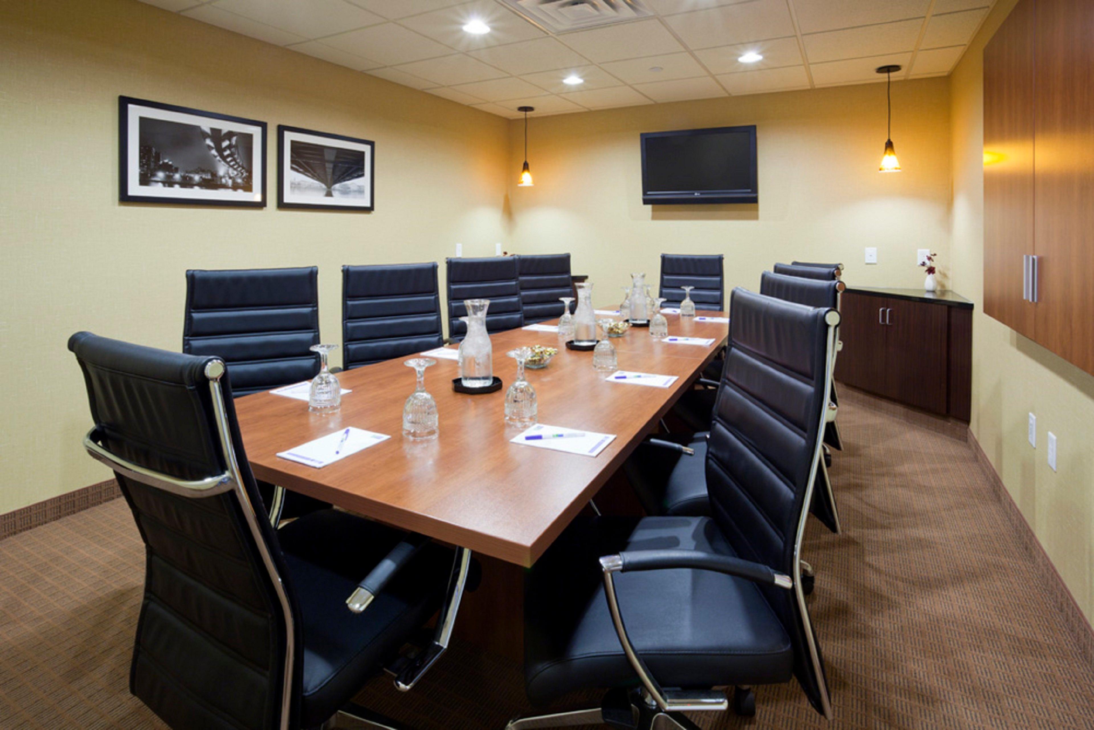 Holiday Inn Express Hotel & Suites Rogers By Ihg Екстериор снимка