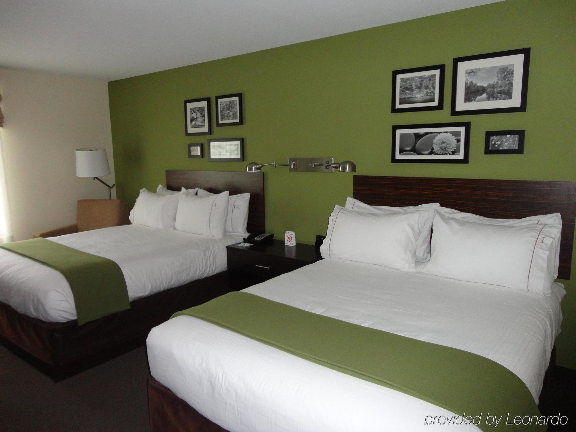 Holiday Inn Express Hotel & Suites Rogers By Ihg Екстериор снимка