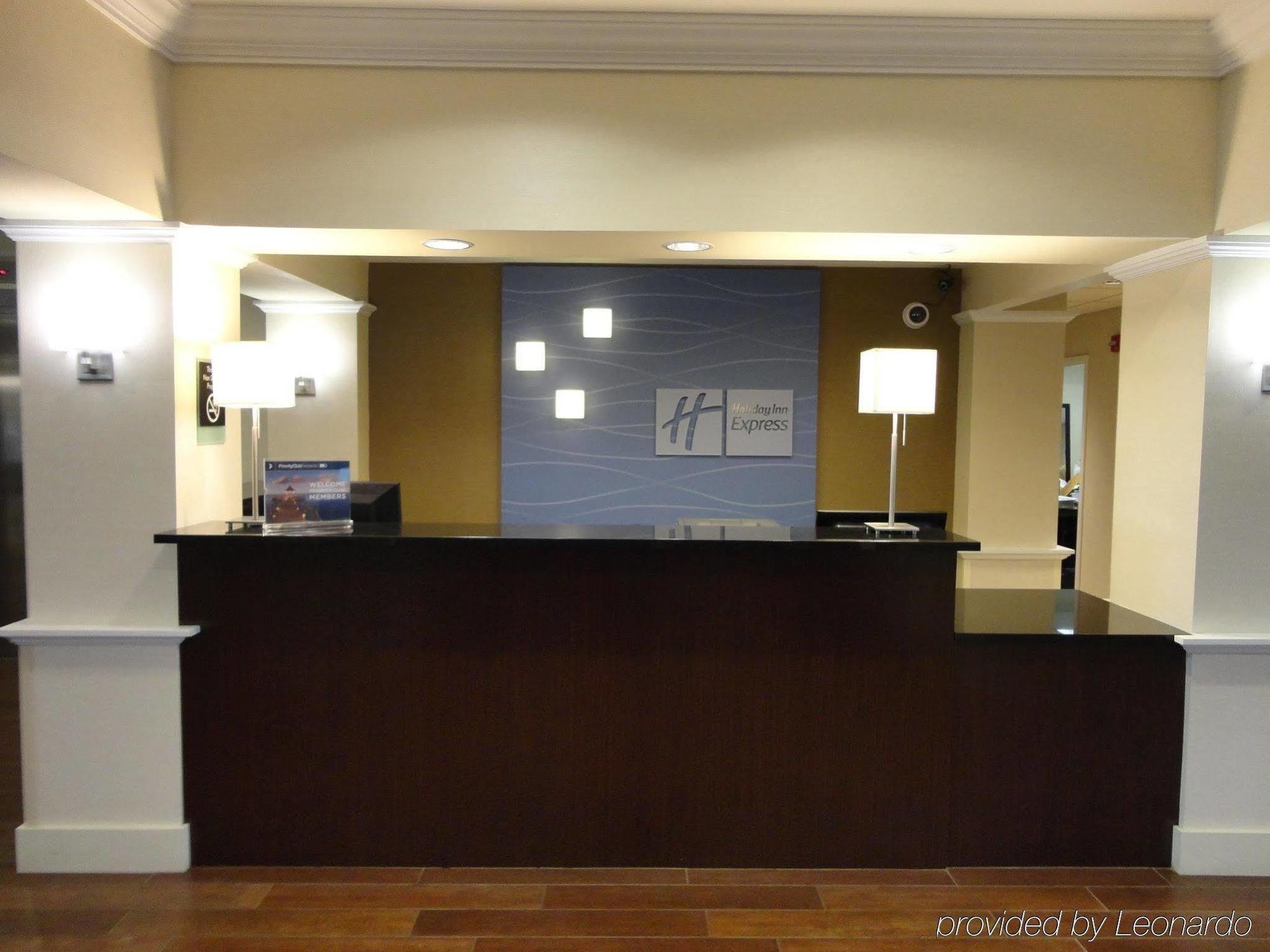 Holiday Inn Express Hotel & Suites Rogers By Ihg Екстериор снимка